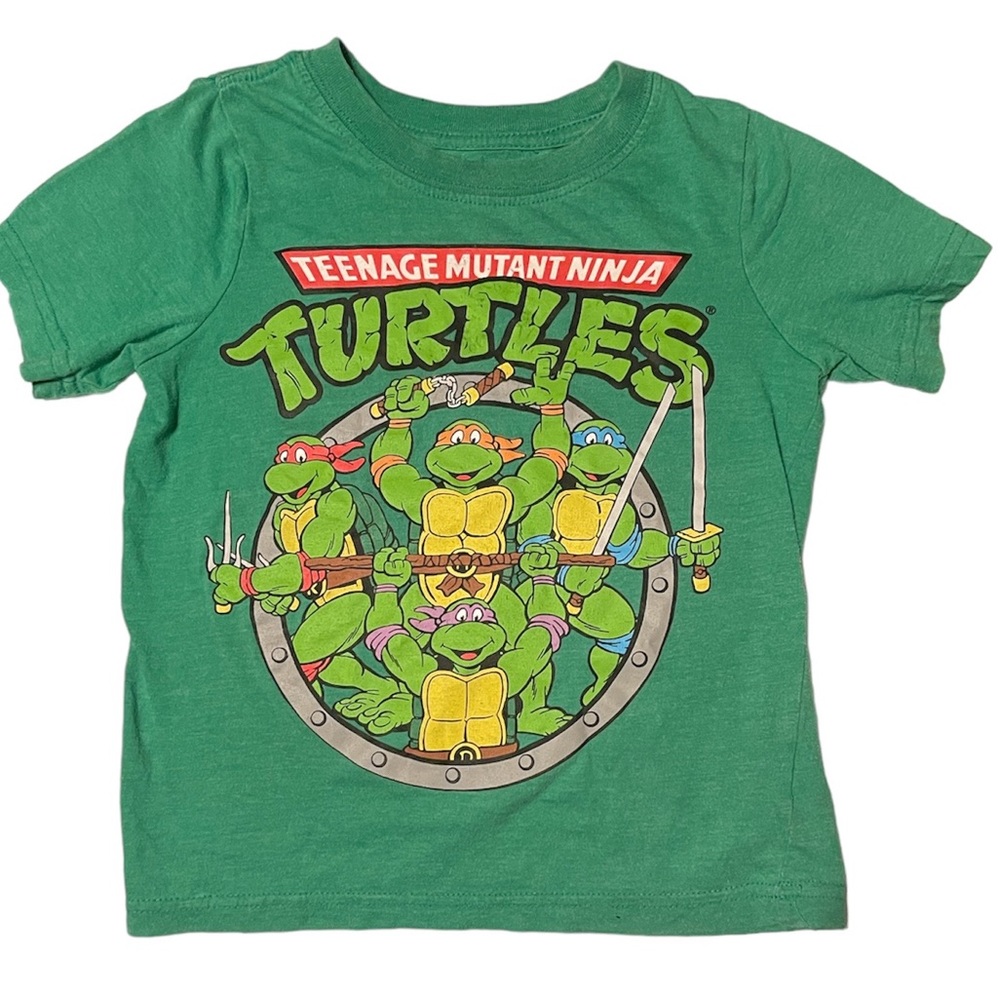 Like new teenage ninja turtle green t-shirt size 3T